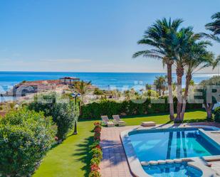 Jardí de Casa o xalet en venda en El Campello amb Aire condicionat, Terrassa i Piscina