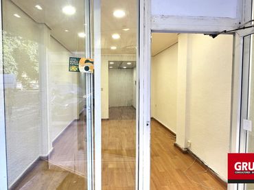 Business premises for sale in Carrer de Jerónima Galés 29