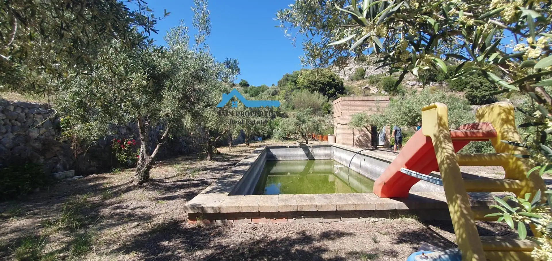 Piscina de Casa o chalet en venta en Confrides con Calefacción, Jardín privado y Terraza