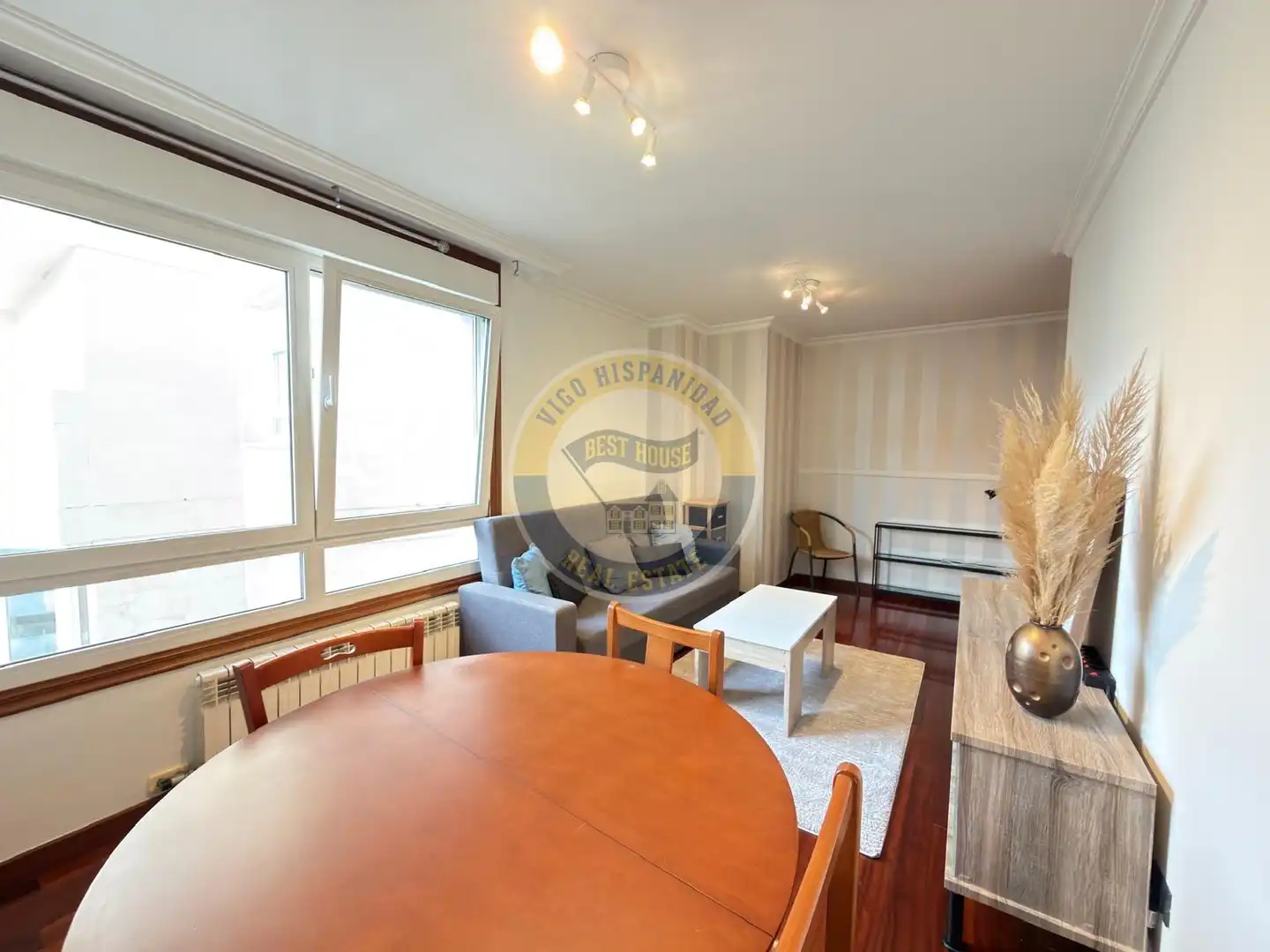 Apartments for rent in Calle ROSALIA DE CASTRO, Centro - Areal