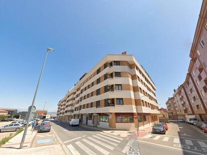 Exterior view of Flat for sale in Lardero  with Terrace, Storage room and Community pool