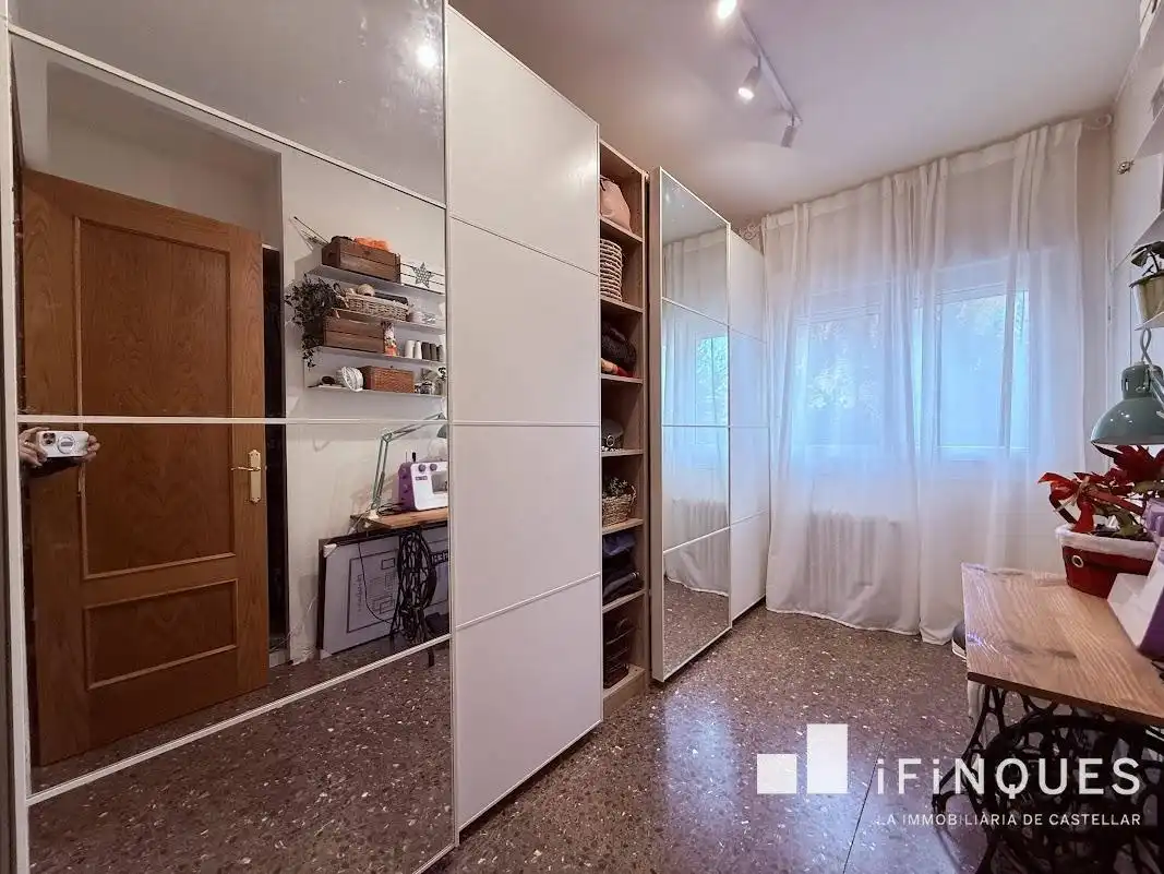 Bedroom of Houses for sale in Castellar del Vallès  with Air Conditioner, Private garden and Parquet flooring