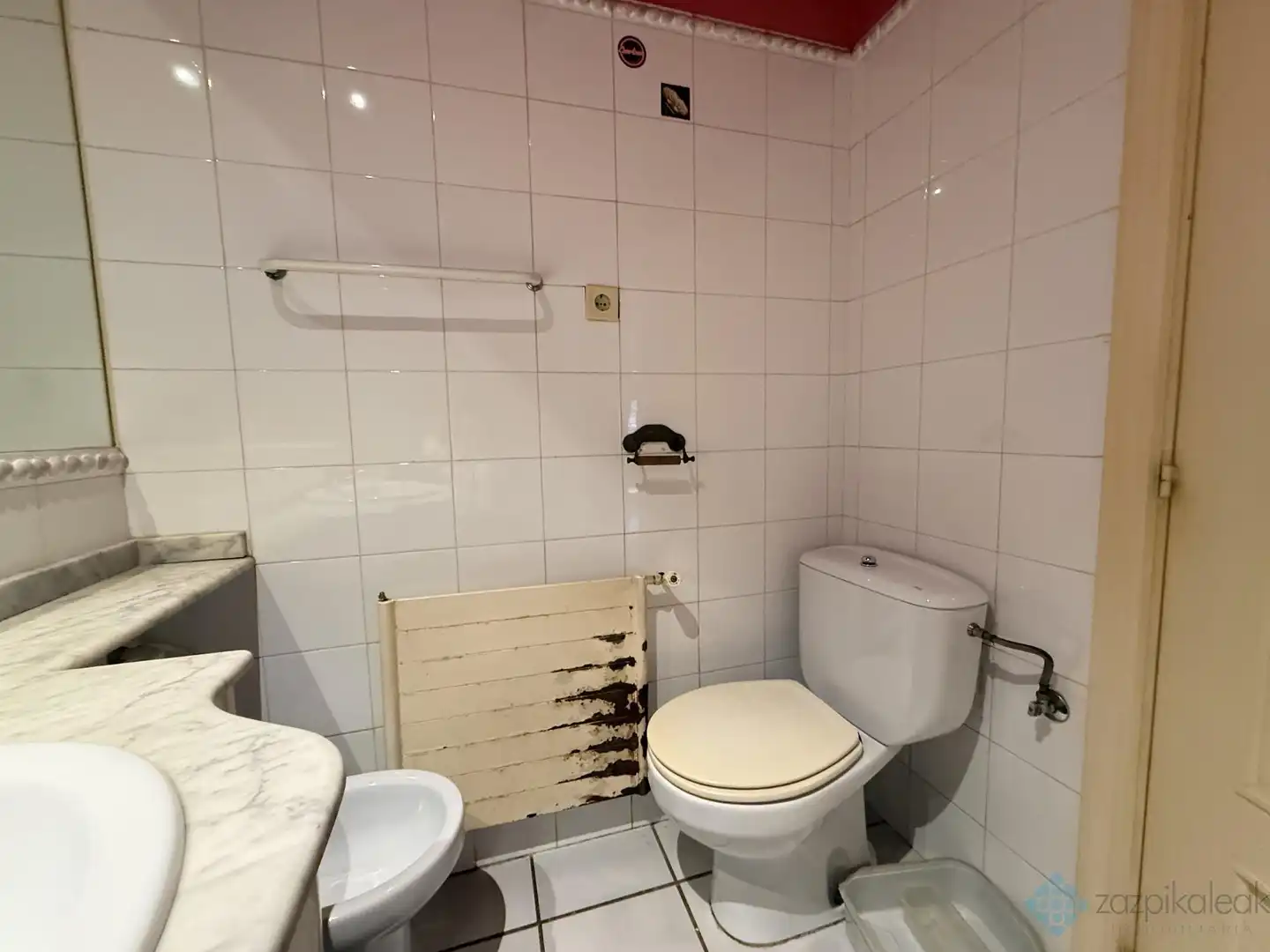 Bathroom of Flat for sale in Bilbao   with Heating