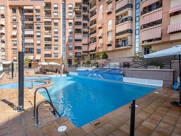 Baixos amb piscina en venda a Calle PDTA RAFAEL GAGO PALOMO 9