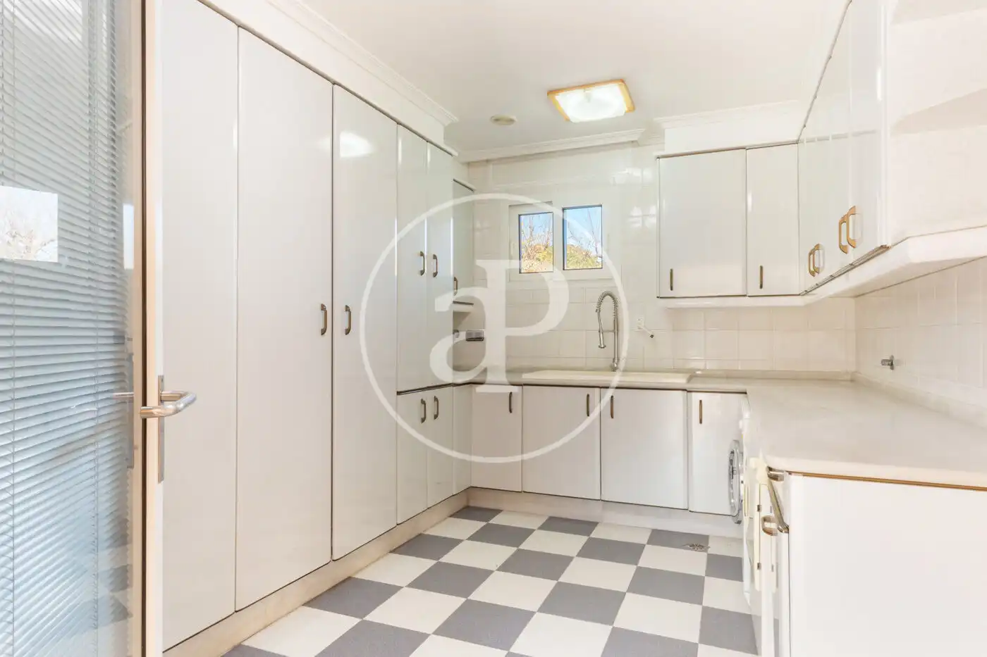 Cocina de Casa o chalet en venta en Serra con Aire acondicionado, Calefacción y Jardín privado
