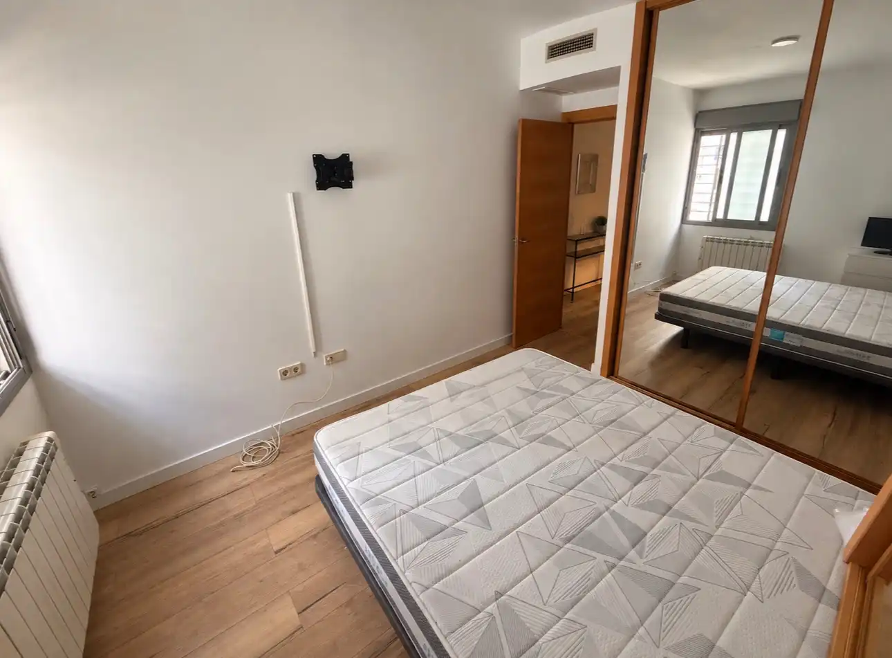 Apartament de lloguer a Calle Virgen de la Paloma, Peñamefecit - Avda Barcelona