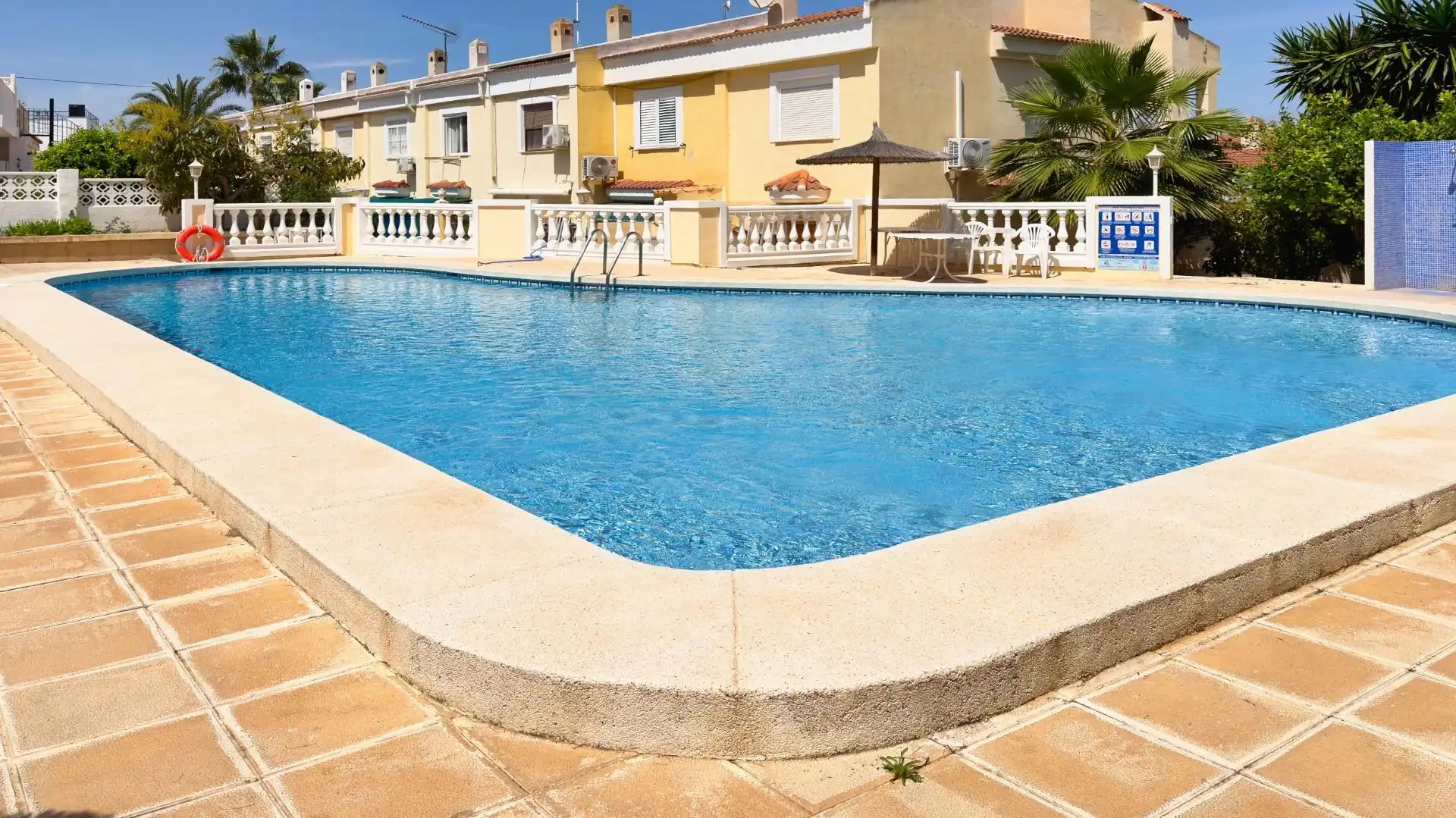 Swimming pool of Detached homes for sale in L'Alfàs del Pi  with Air Conditioner, Private garden and Terrace