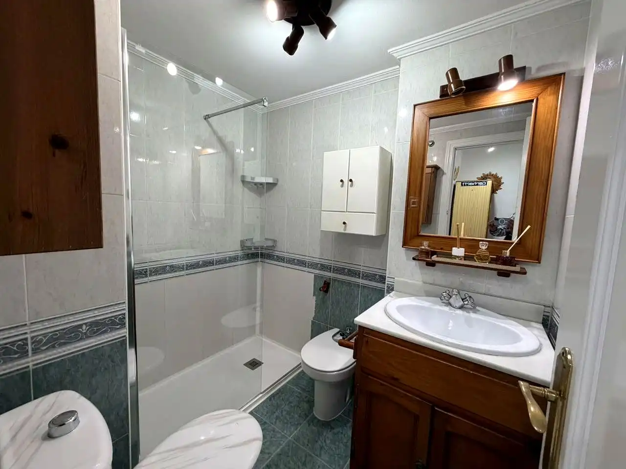 Bathroom of Flat for sale in Sevilla  with Terrace