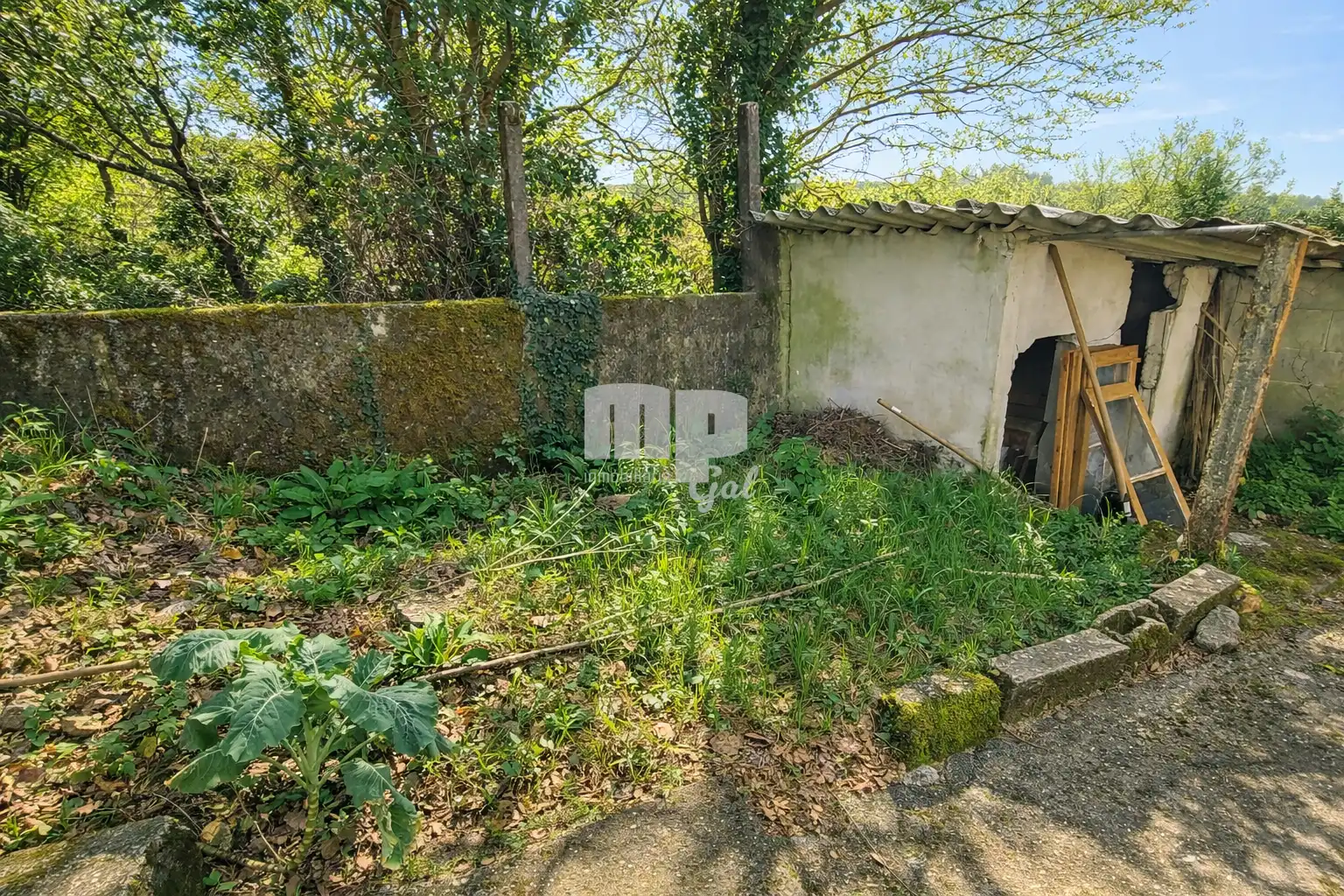 Casa adosada en venta en Covelo con Jardín privado, Terraza y Trastero