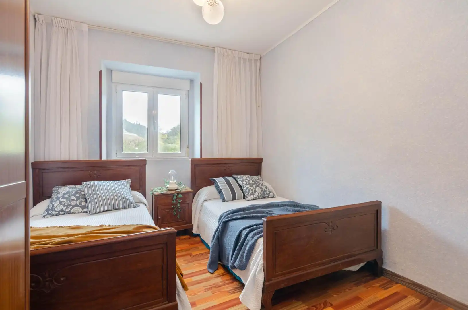 Habitación de Casa o chalet en venta en Salas con Calefacción, Jardín privado y Amueblado