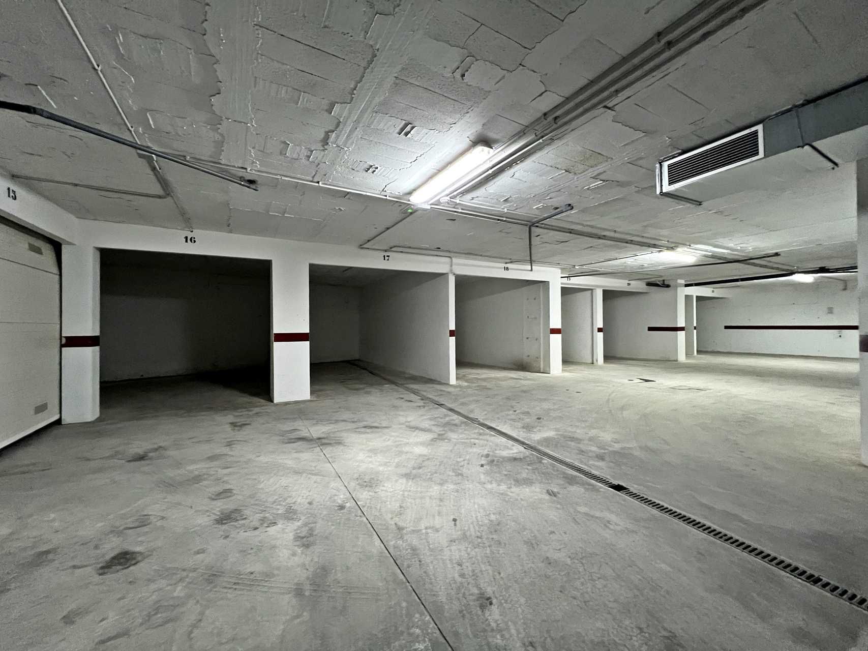 Garage for sale in Herrera