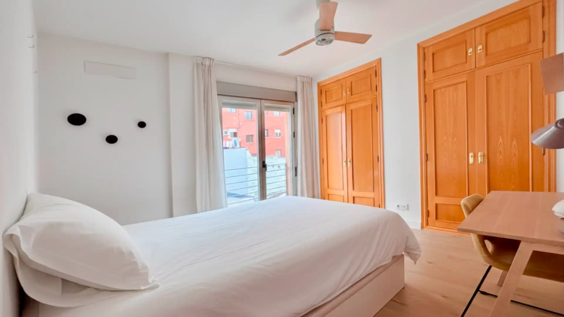 Bedroom of Flat for rent in Madrid  with Air Conditioner, Heating and Storage room