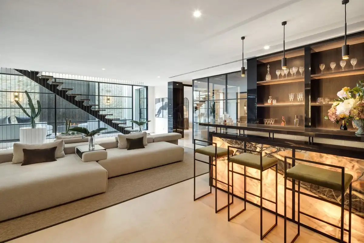 Sala d'estar de Casa o xalet de lloguer en Marbella amb Aire condicionat, Jardí privat i Terrassa