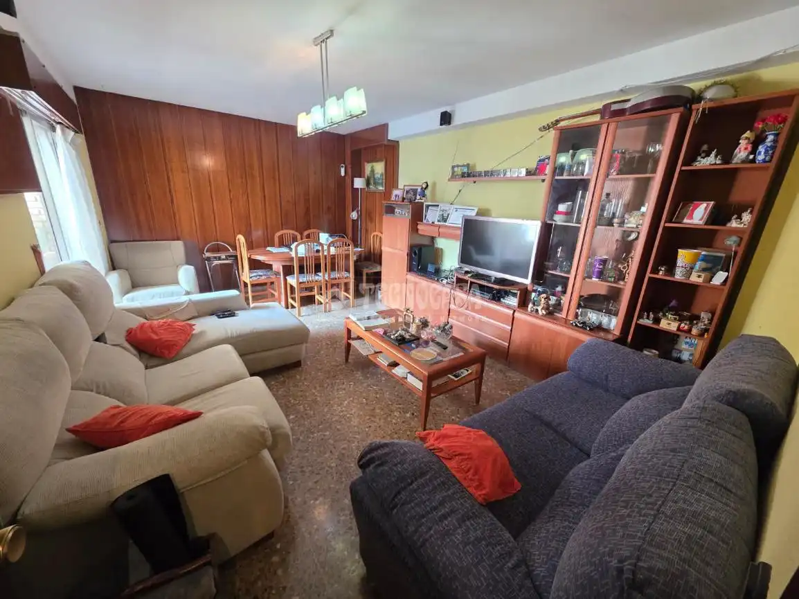 Living room of Flat for sale in Zaragoza  with Air Conditioner, Heating and Terrace