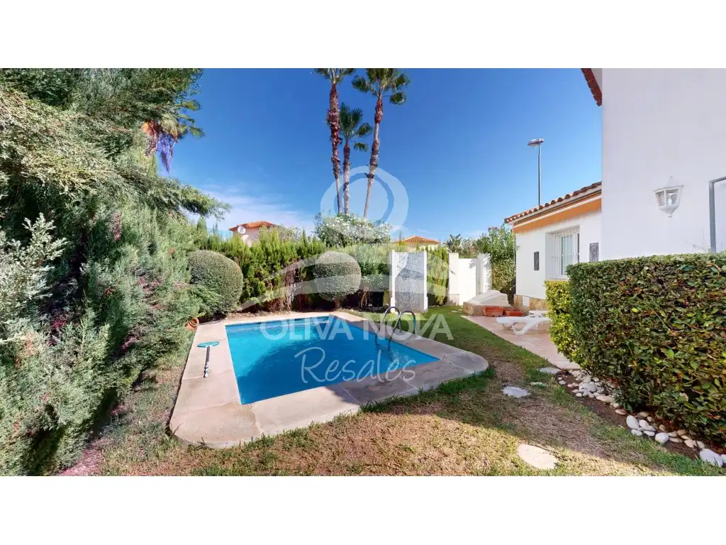 Casa amb piscina en venda a Calle Brueghell, imagen 24