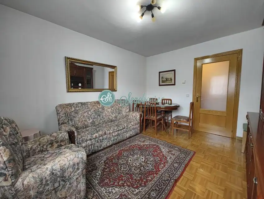 Sala de estar de Piso de alquiler en San Cristóbal de Segovia con Calefacción, Parquet y Amueblado