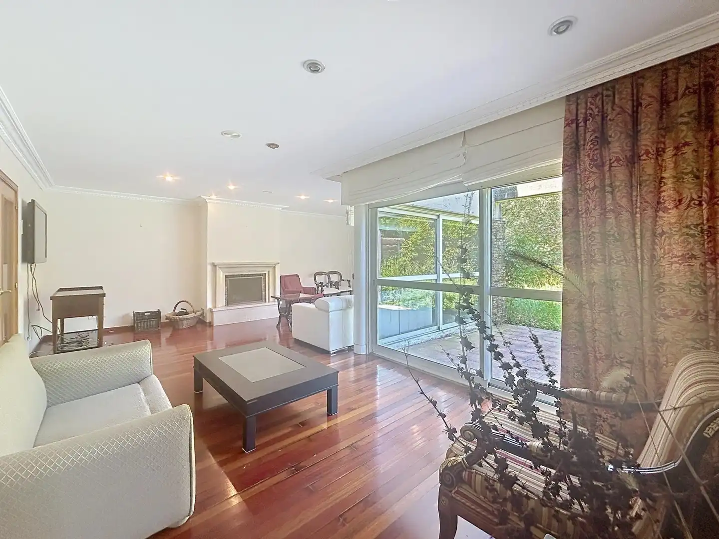 Sala de estar de Casa adosada en venta en Santiago de Compostela  con Calefacción, Terraza y Piscina comunitaria