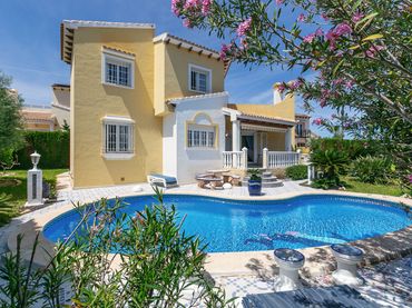 Xalet amb piscina en venda a Orihuela Costa
