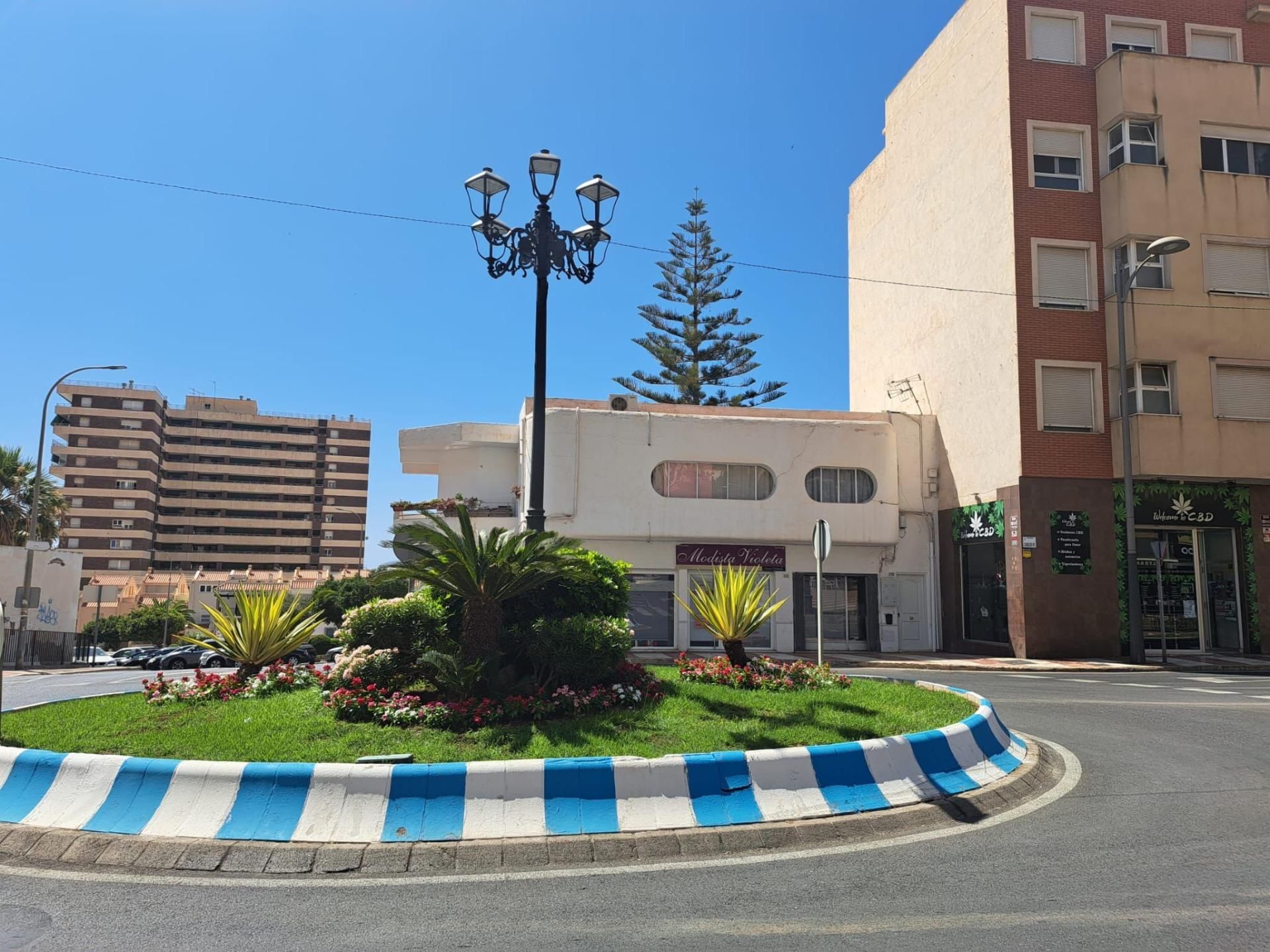 Exterior view of House or chalet for sale in Roquetas de Mar  with Air Conditioner, Terrace and Balcony