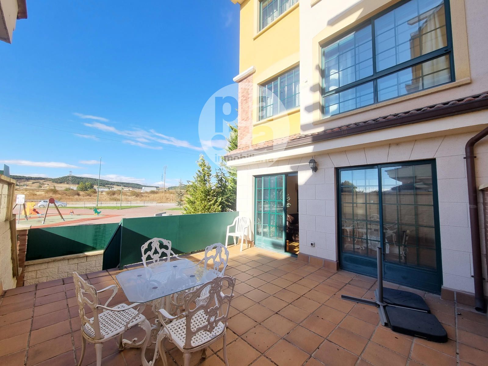 Terrassa de Casa adosada en venda en Burgos Capital amb Calefacció, Jardí privat i Terrassa
