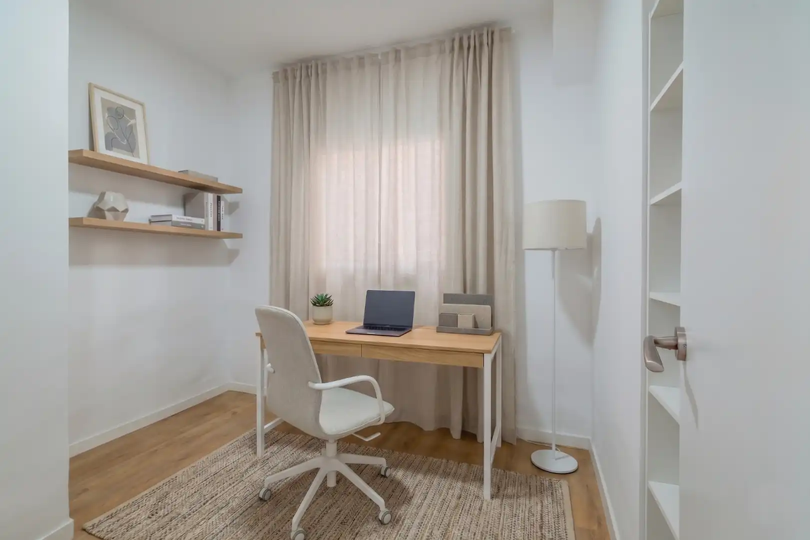 Habitación de Piso en venta en Manresa con Horno y Balcón