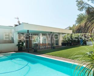 Swimming pool of Single-family semi-detached for sale in Vallirana  with Air Conditioner, Heating and Private garden