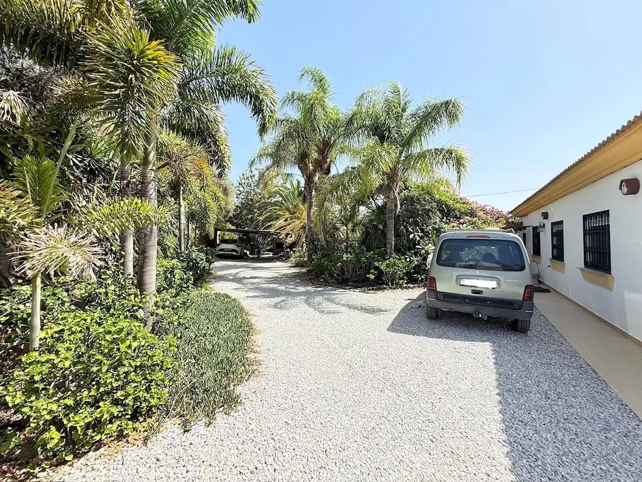 Vista exterior de Casa o chalet en venta en Vélez-Málaga con Aire acondicionado, Calefacción y Jardín privado