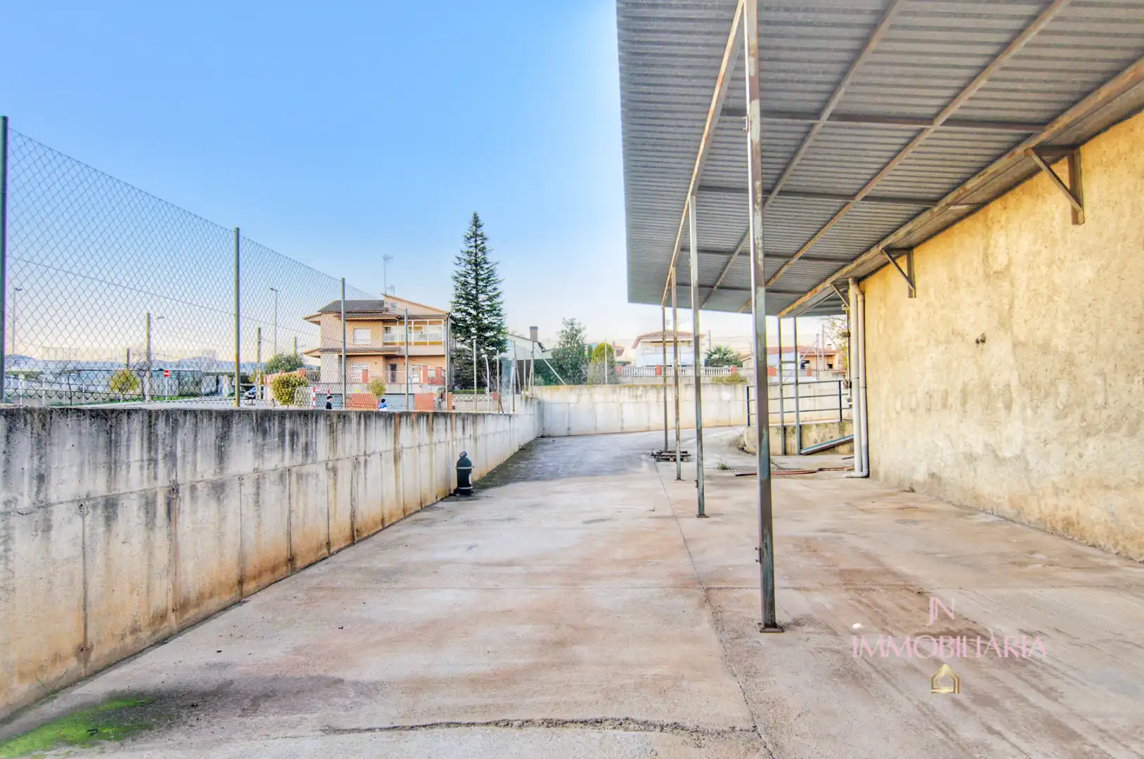 Vista exterior de Nave industrial en venta en Piera