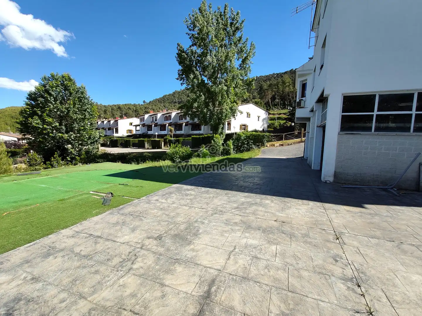 Vista exterior de Casa o xalet en venda en Vallirana amb Calefacció, Jardí privat i Terrassa