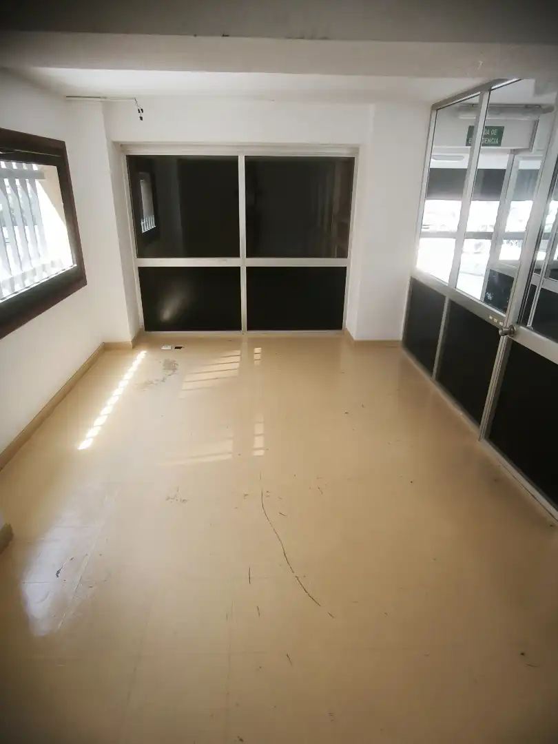 Geschaftsraum zur Miete in A Coruña Capital  mit Heizung