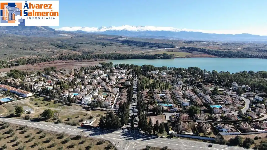 Vista exterior de Casa o xalet en venda en Albolote amb Jardí privat, Terrassa i Traster