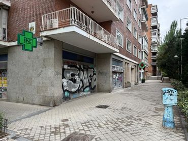 Local comercial en venda a Avenida de América 56