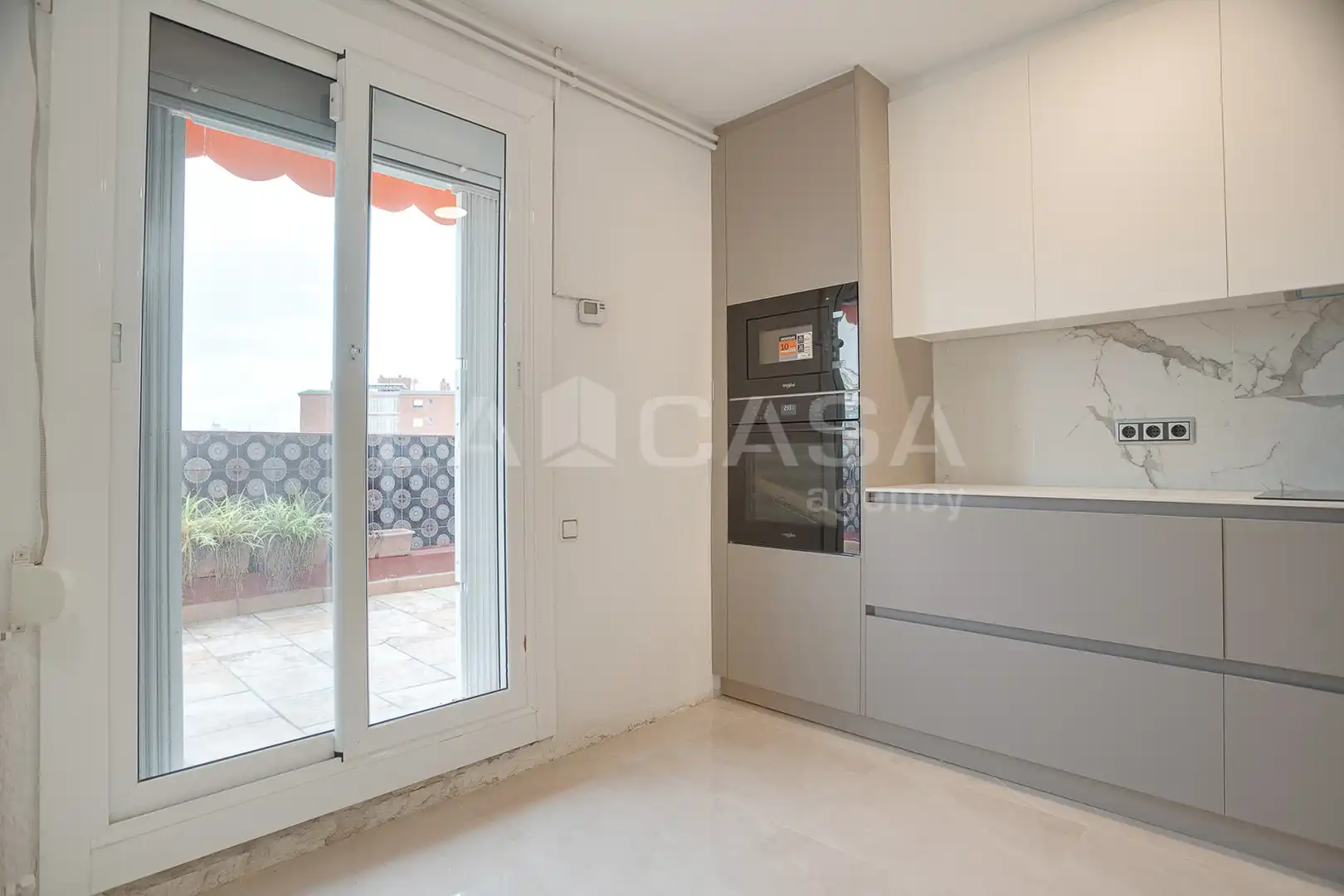 Kitchen of Attic for sale in L'Hospitalet de Llobregat  with Terrace