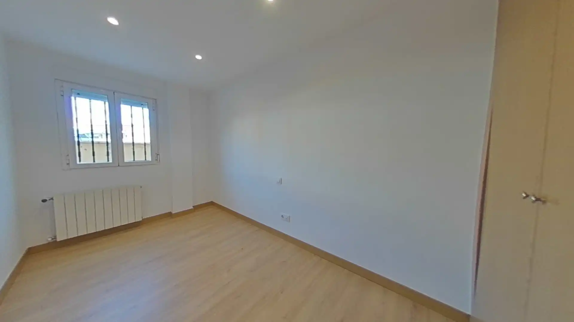 Habitación de Piso en venta en Madrid con Aire acondicionado y Calefacción