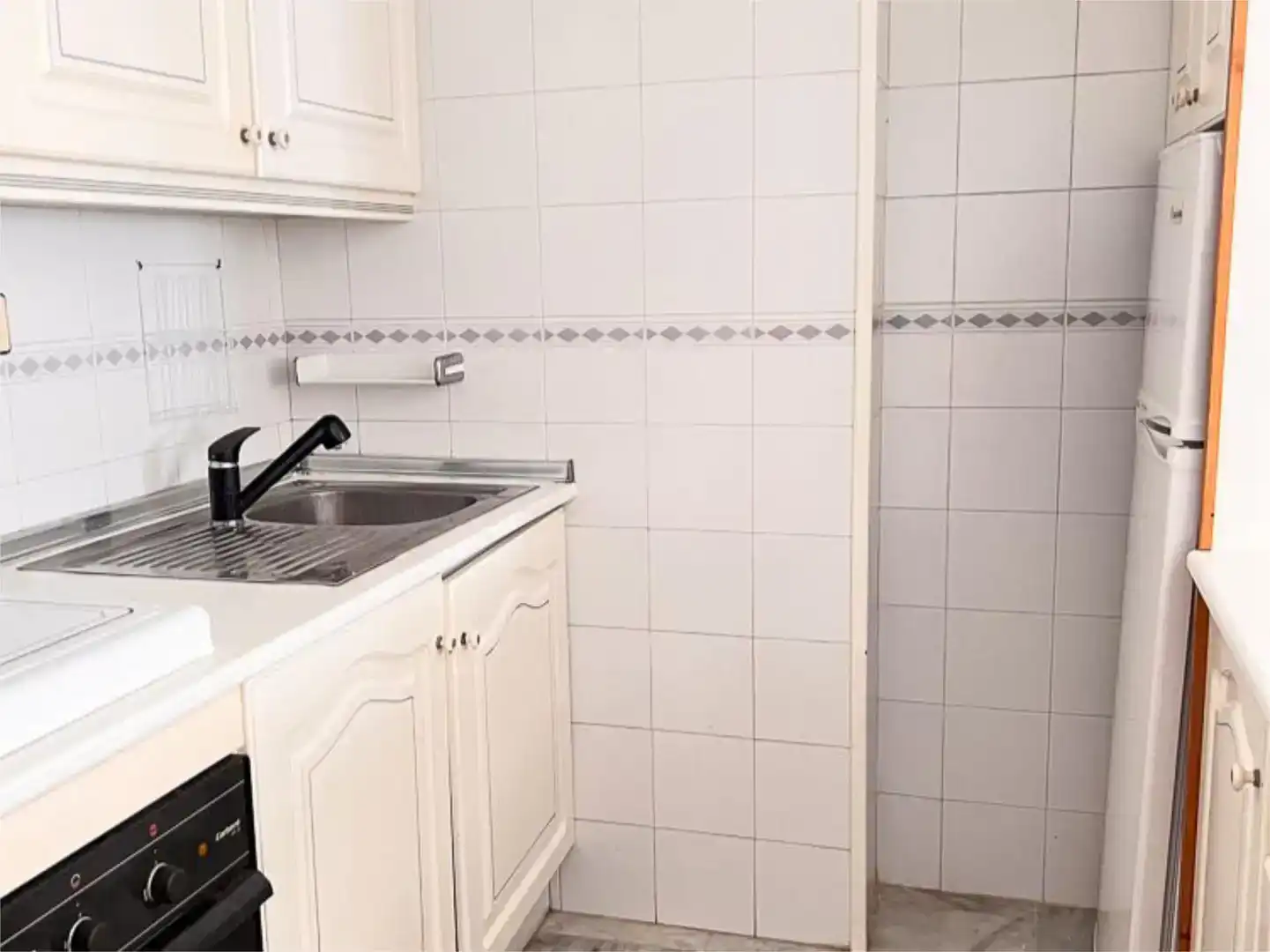 Küche von Wohnungen zur Miete in Salobreña mit Schwimmbad und Balkon