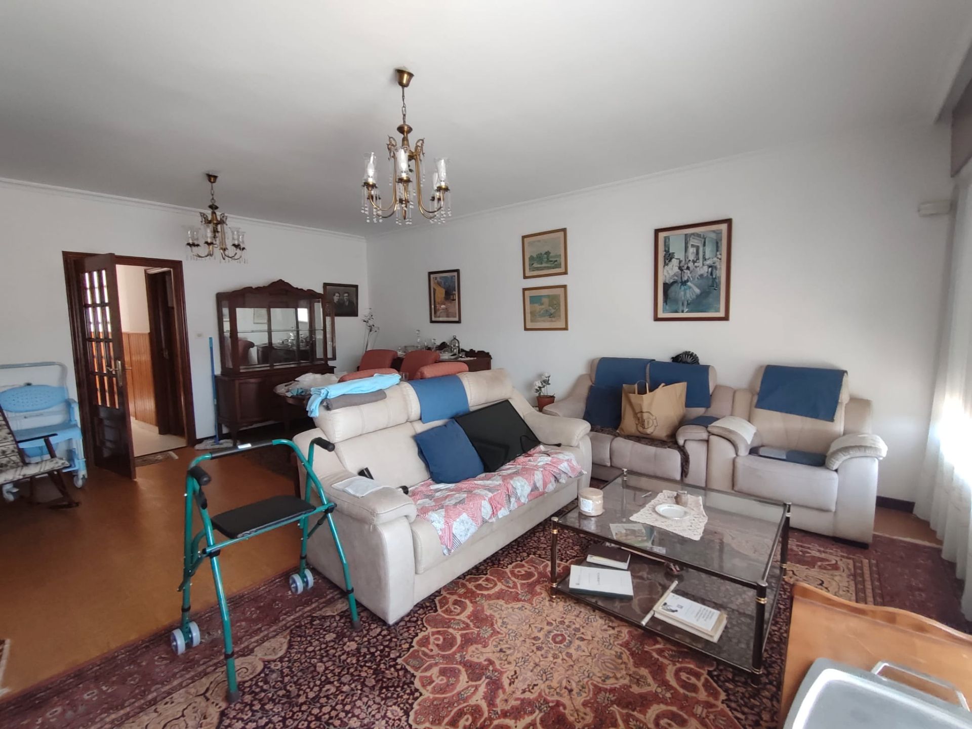 Sala d'estar de Casa adosada en venda en Vigo  amb Calefacció, Jardí privat i Parquet