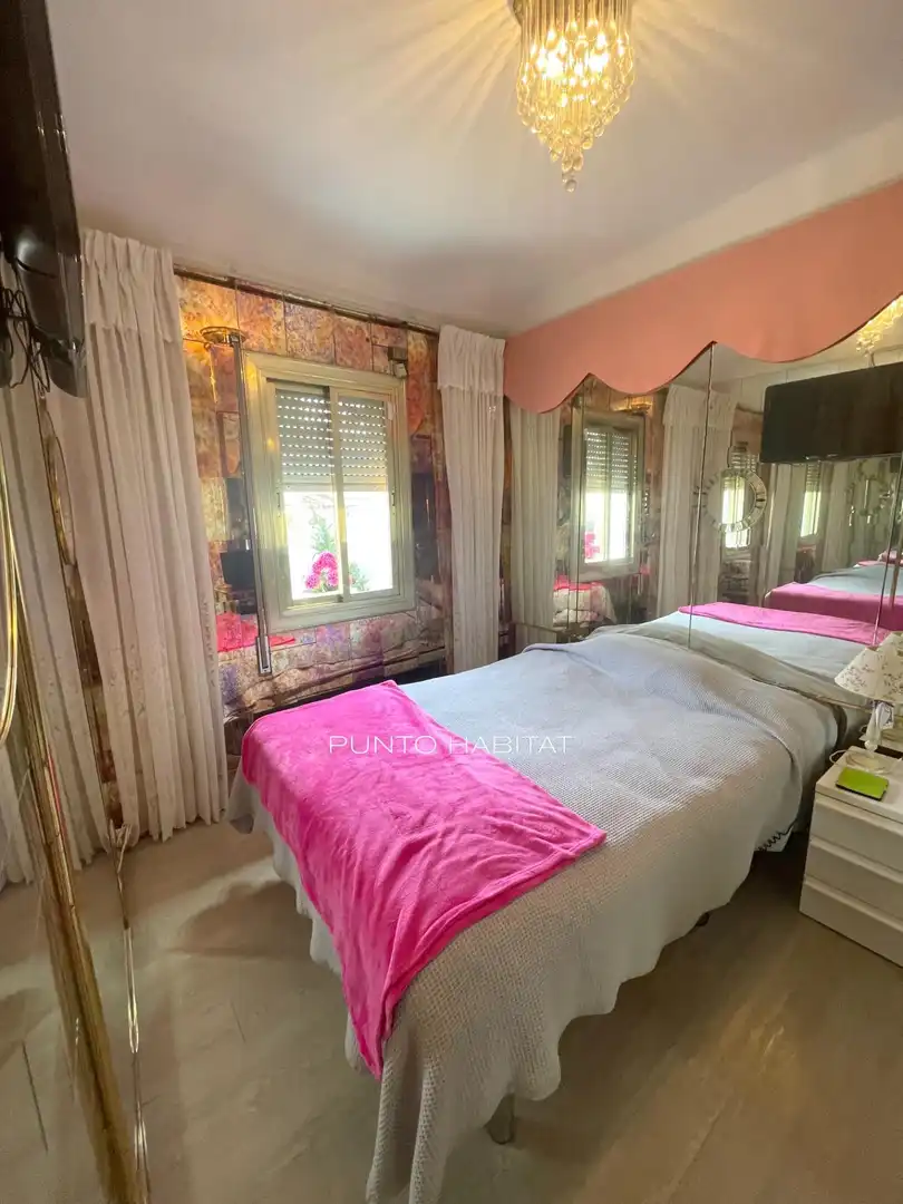 Schlafzimmer von Dachboden zum Verkauf in Barcelona mit Terrasse