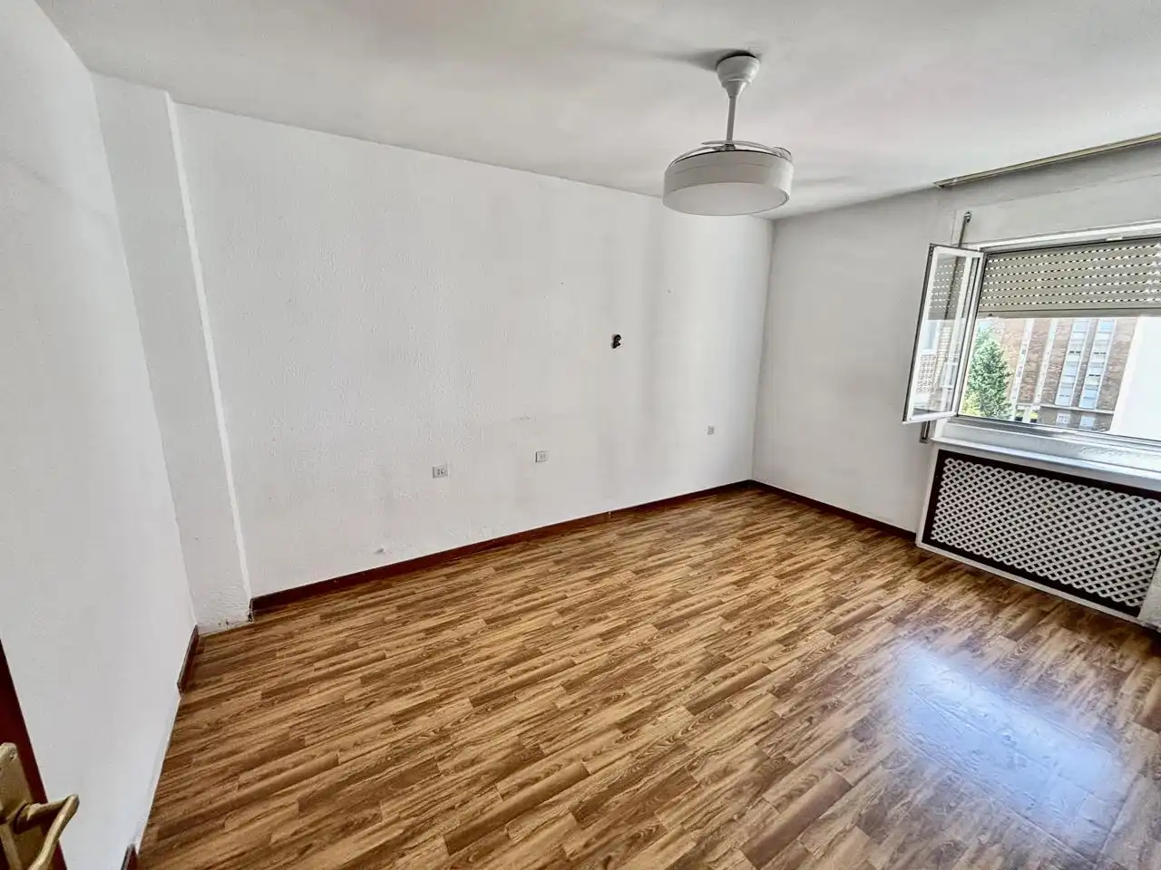 Flat for sale in Zaragoza  with Air Conditioner, Heating and Terrace