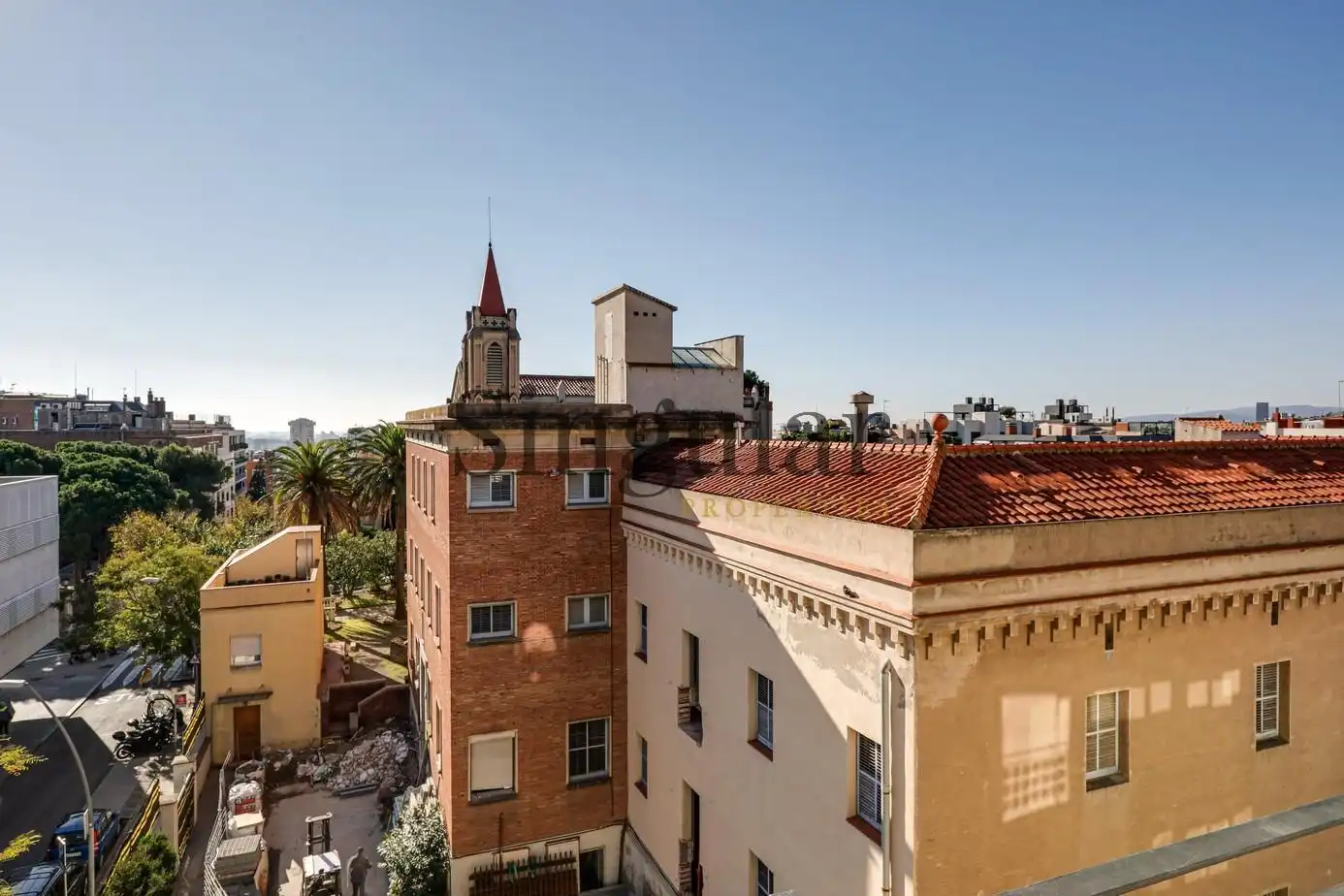 Vista exterior de Pis en venda en Barcelona amb Aire condicionat, Calefacció i Terrassa