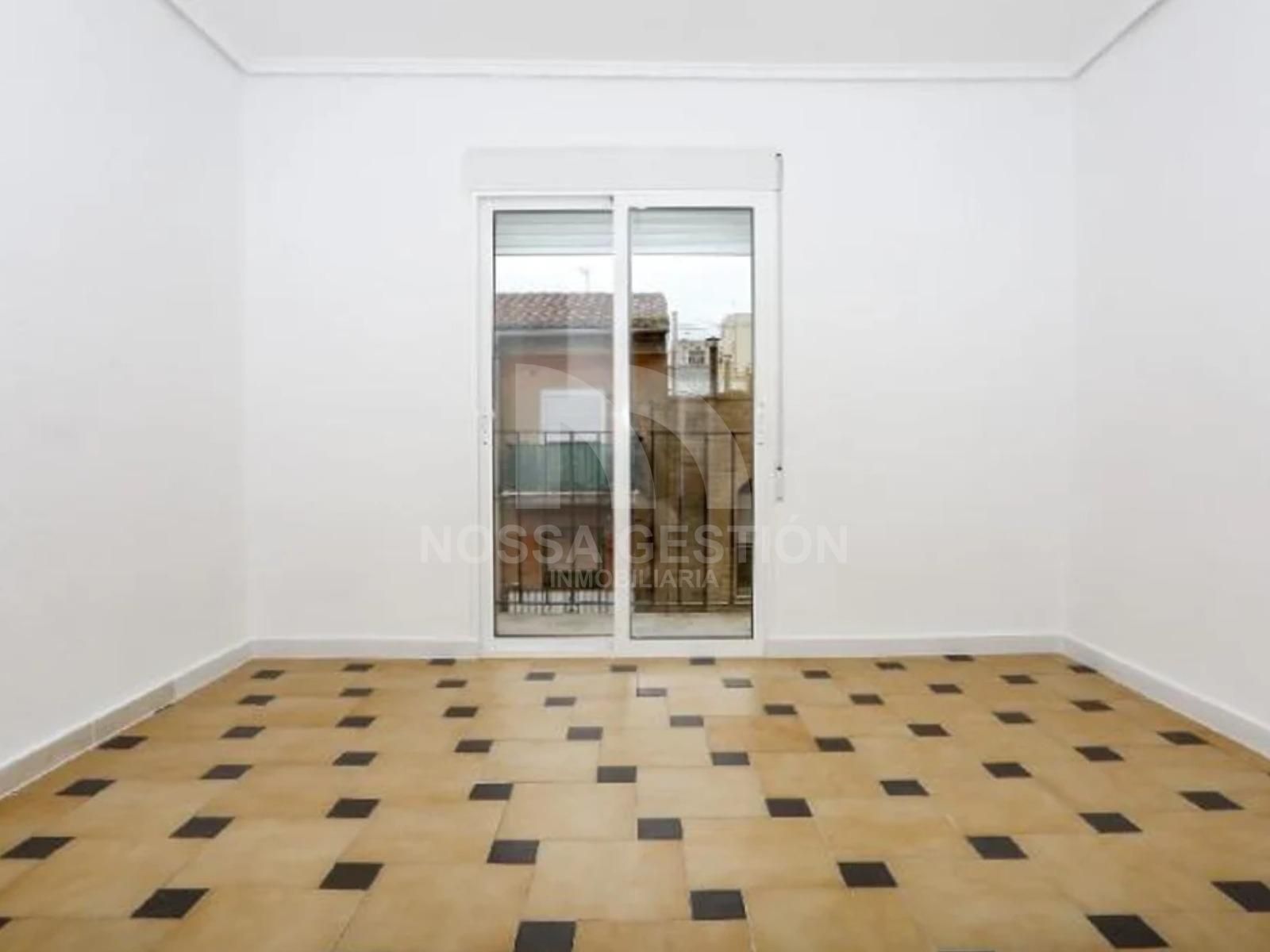Piso en venta en  Valencia Capital con Balcón