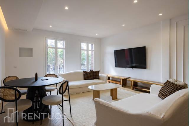 Piso en Alquiler en De La Infanta Isabel en Jerónimos