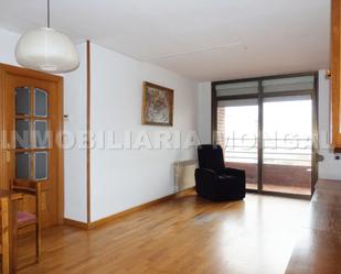 Living room of Flat for sale in Sant Boi de Llobregat  with Heating, Parquet flooring and Oven