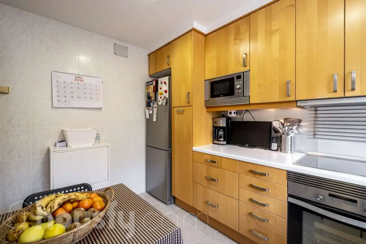 Cocina de Casa o chalet en venta en Barcelona con Aire acondicionado, Calefacción y Jardín privado