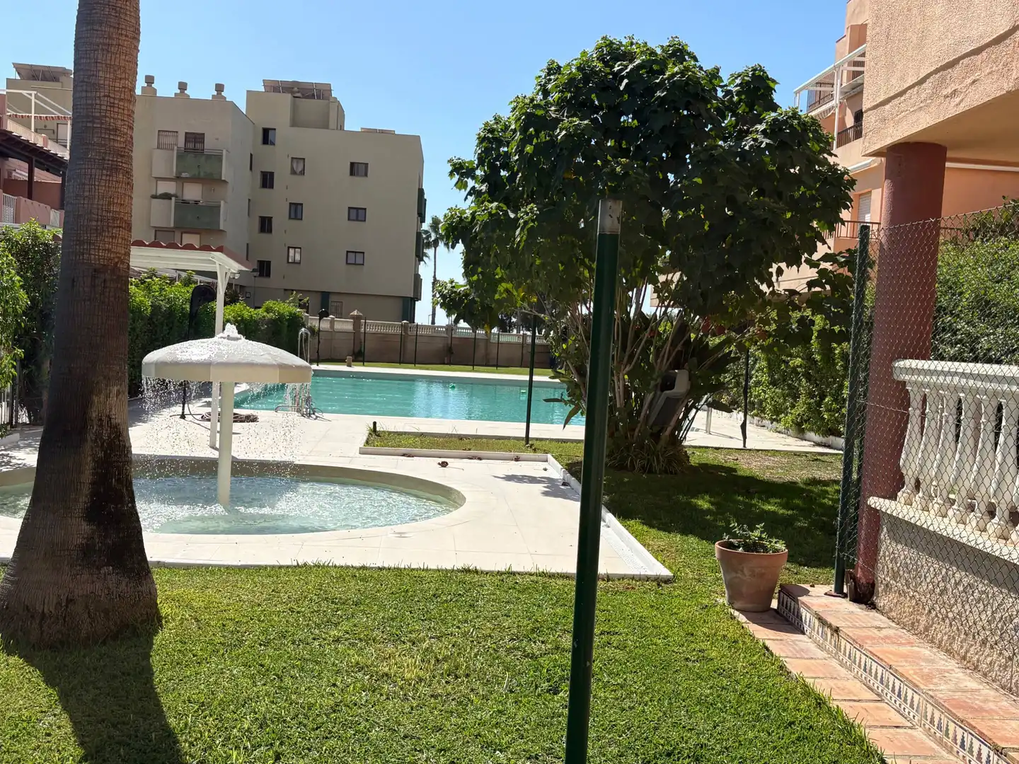 Mini appartamento con piscina in vendita a Salobreña Costa