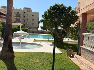 Mini appartamento con piscina in vendita a Salobreña Costa