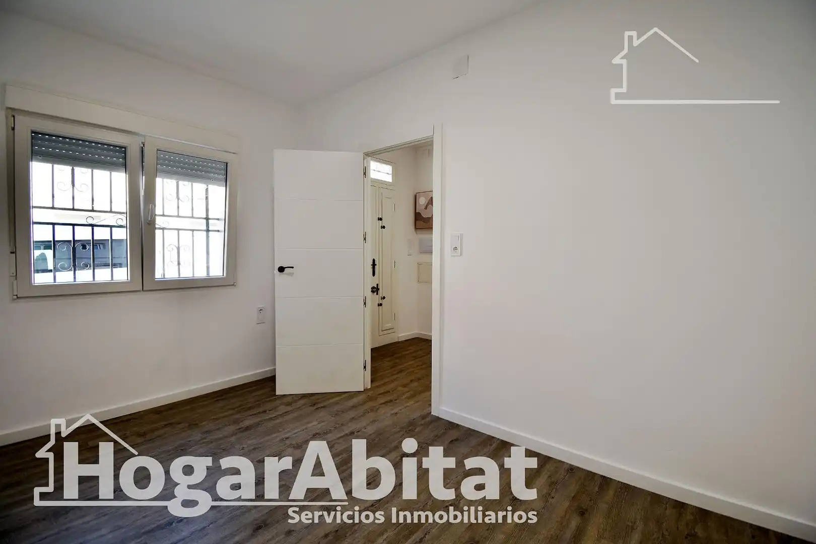 Bedroom of Houses for sale in Tavernes de la Valldigna  with Parquet flooring and Terrace