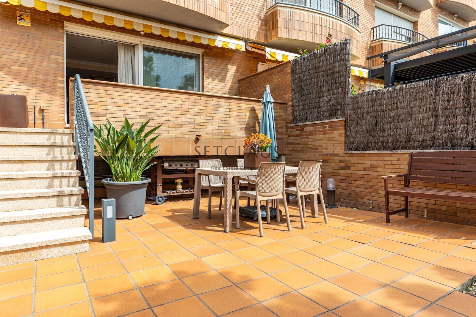Terrassa de Casa adosada en venda en Vilassar de Mar amb Aire condicionat, Calefacció i Jardí privat