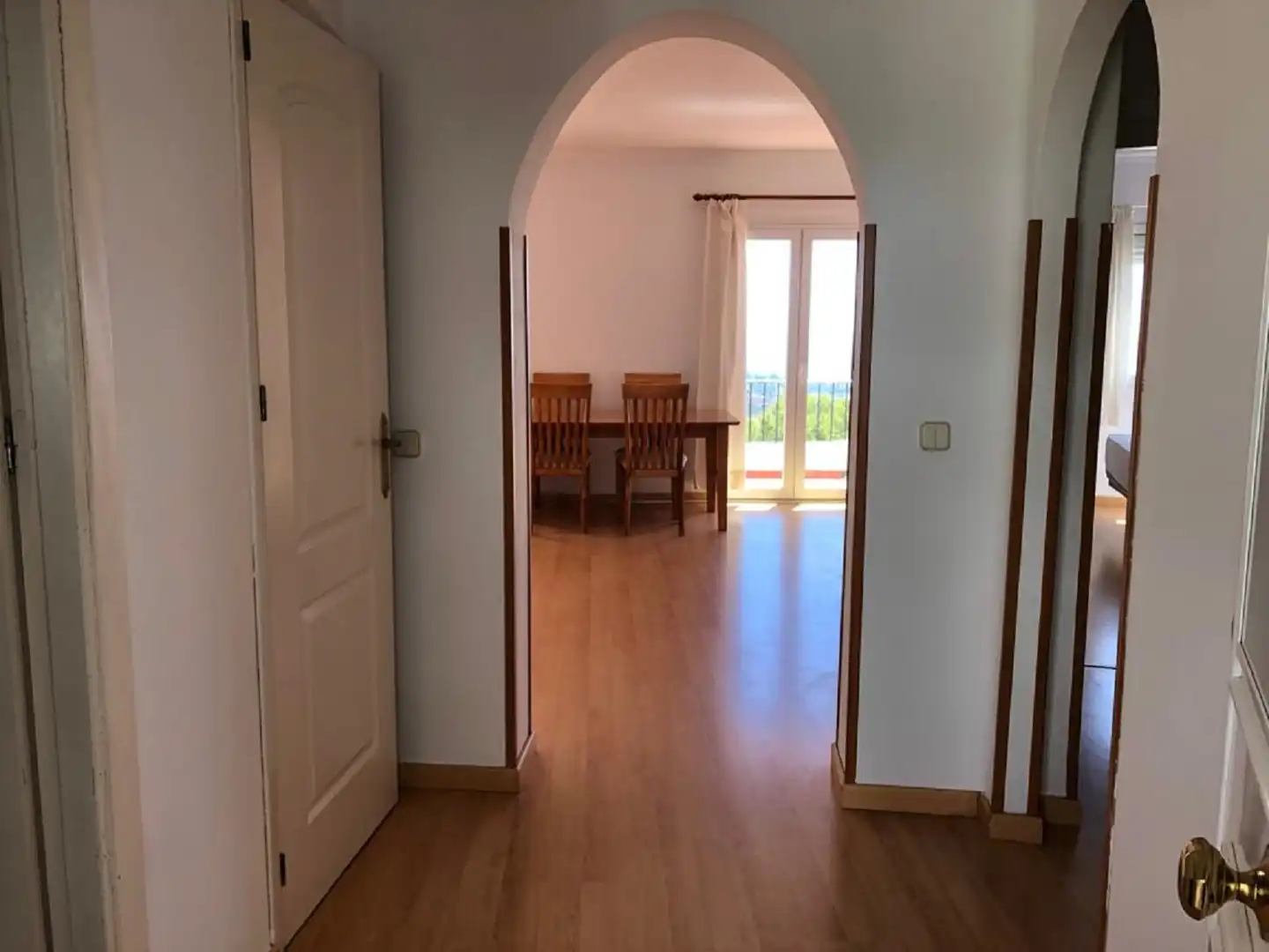 Dachboden zum Verkauf in Marbella mit Parkett, Terrasse und Ofen