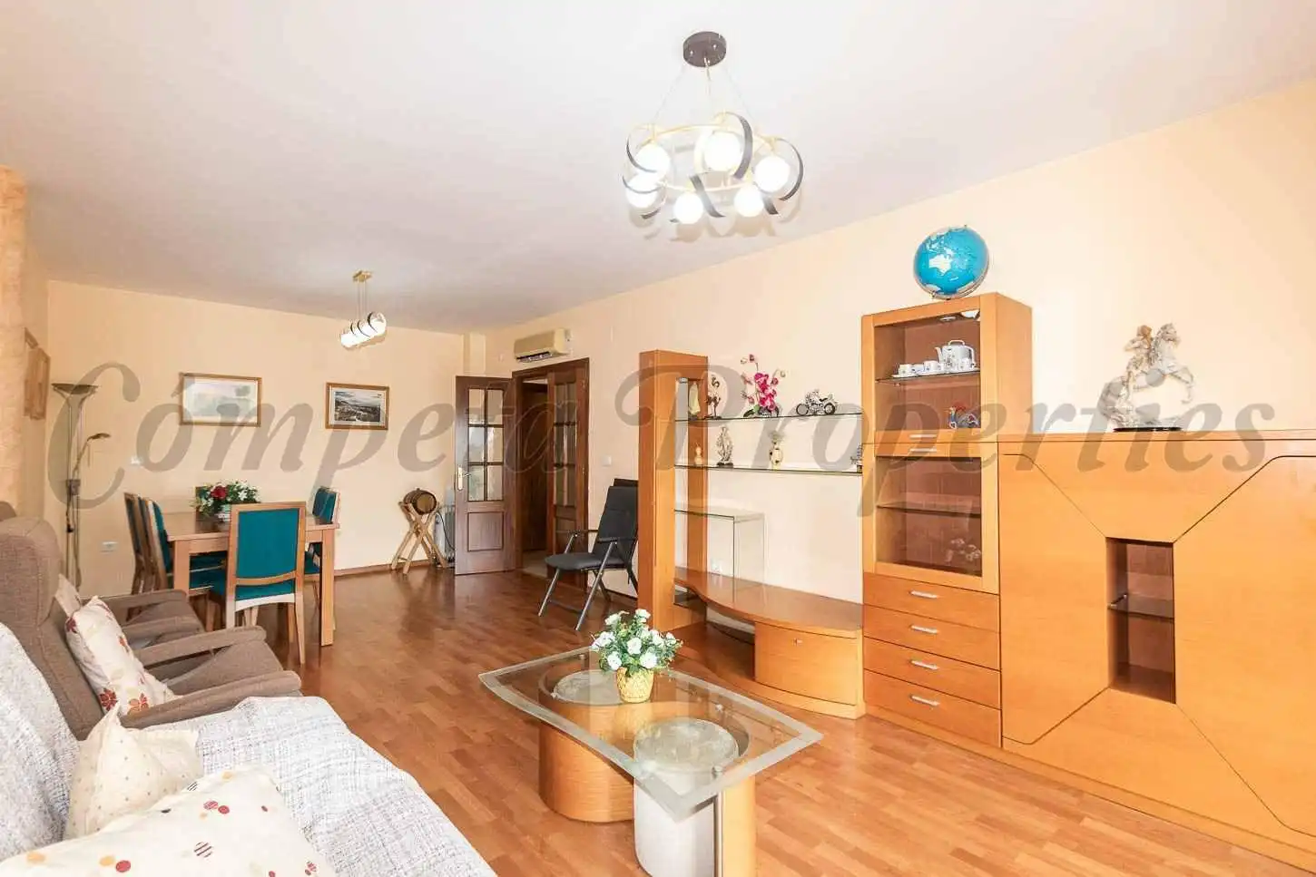 Appartement compact avec terrasse à louer à Urbanización Santa Rosa