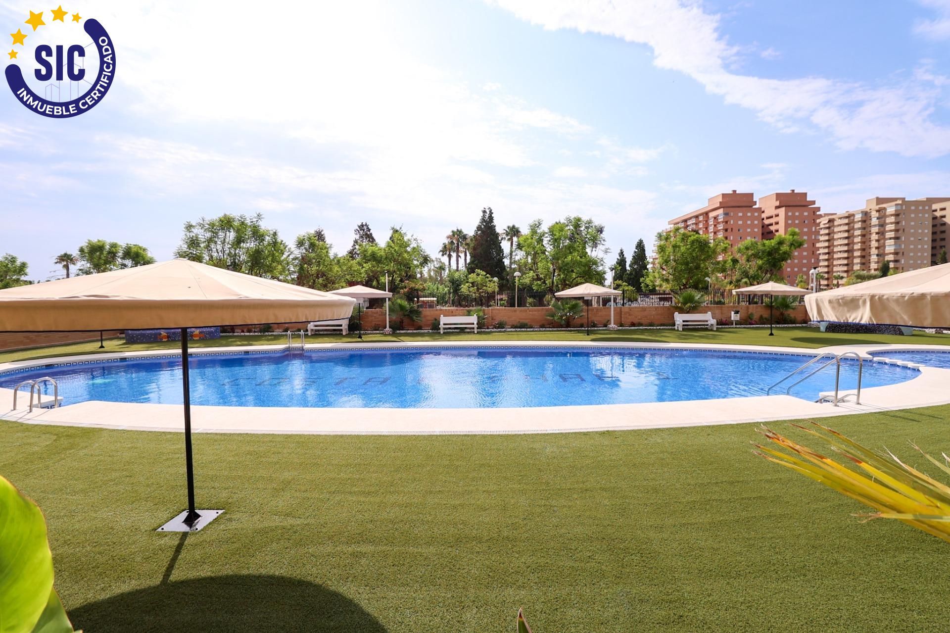Piscina de Apartament en venda en Oropesa del Mar / Orpesa amb Jardí privat, Terrassa i Traster